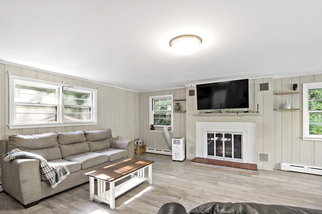 180 Moulton St