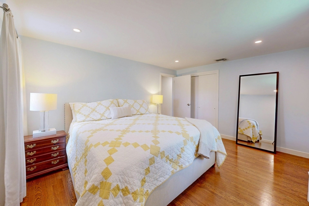 18 Emerson Rd, Medfield, MA Photo #16
