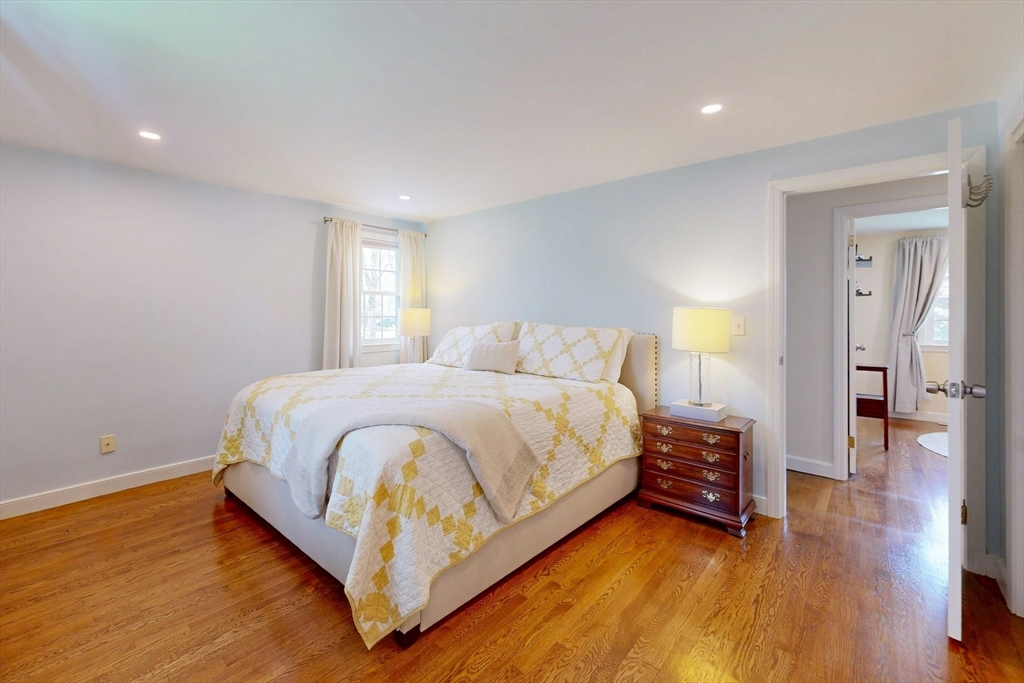 18 Emerson Rd, Medfield, MA Photo #17