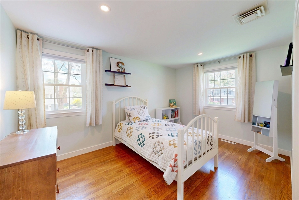 18 Emerson Rd, Medfield, MA Photo #18