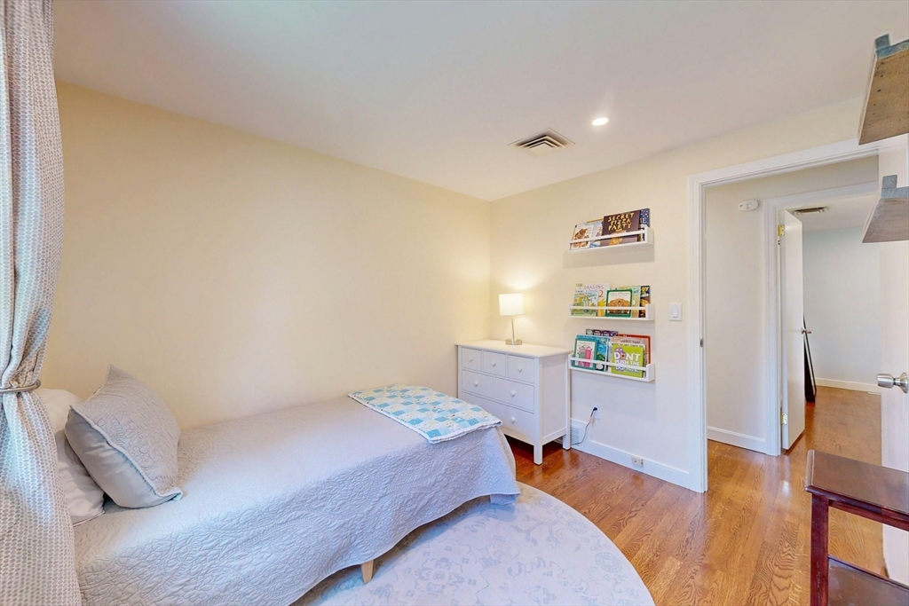 18 Emerson Rd, Medfield, MA Photo #15