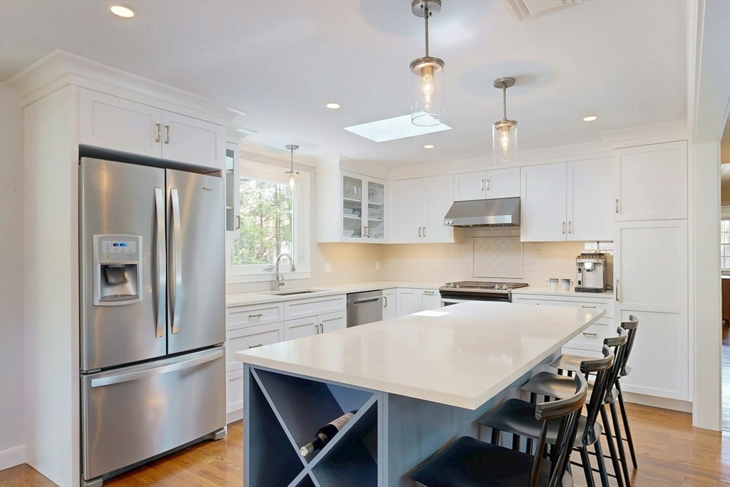 18 Emerson Rd, Medfield, MA Photo #6