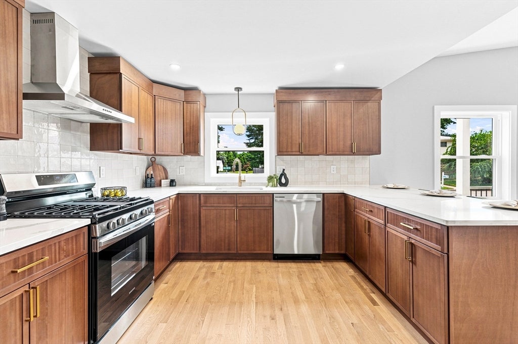 21 Hilltop Rd, Dartmouth, MA Photo #6