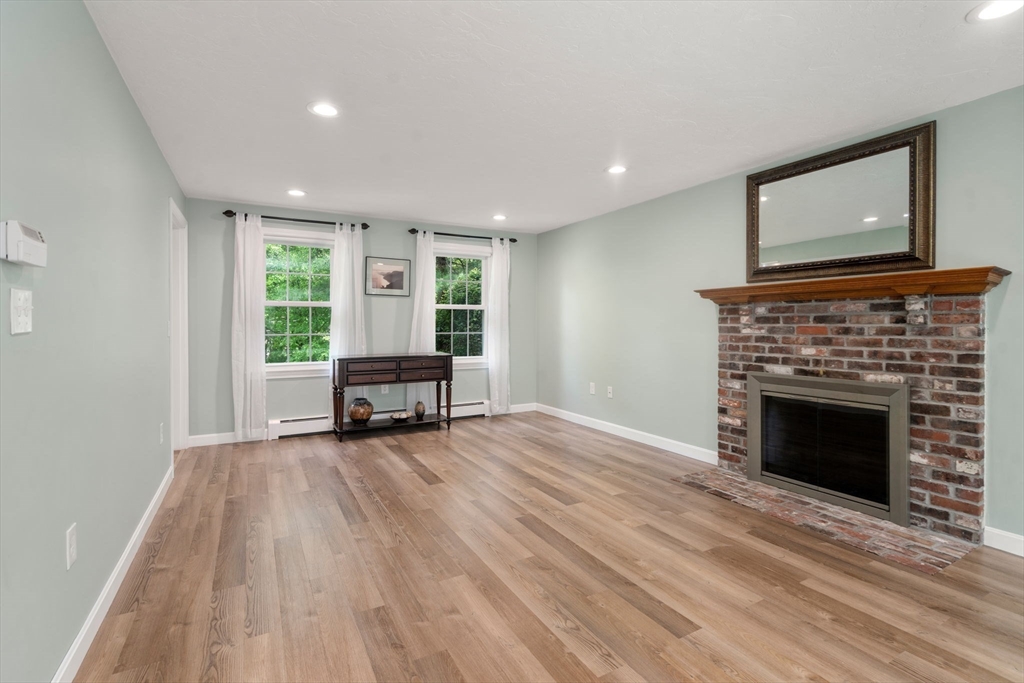 2 Downingwood Dr