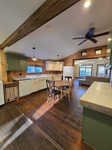 123 Rainbow Dr