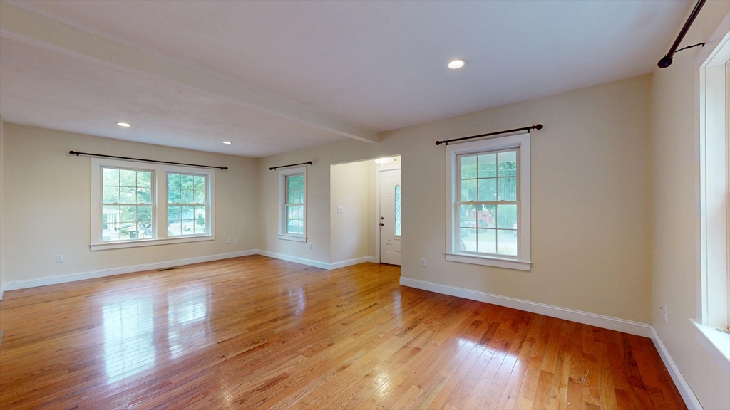 29 Ellis Ave