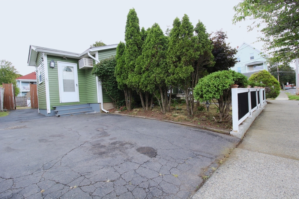 64 Allerton St