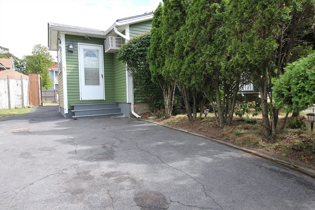 64 Allerton St