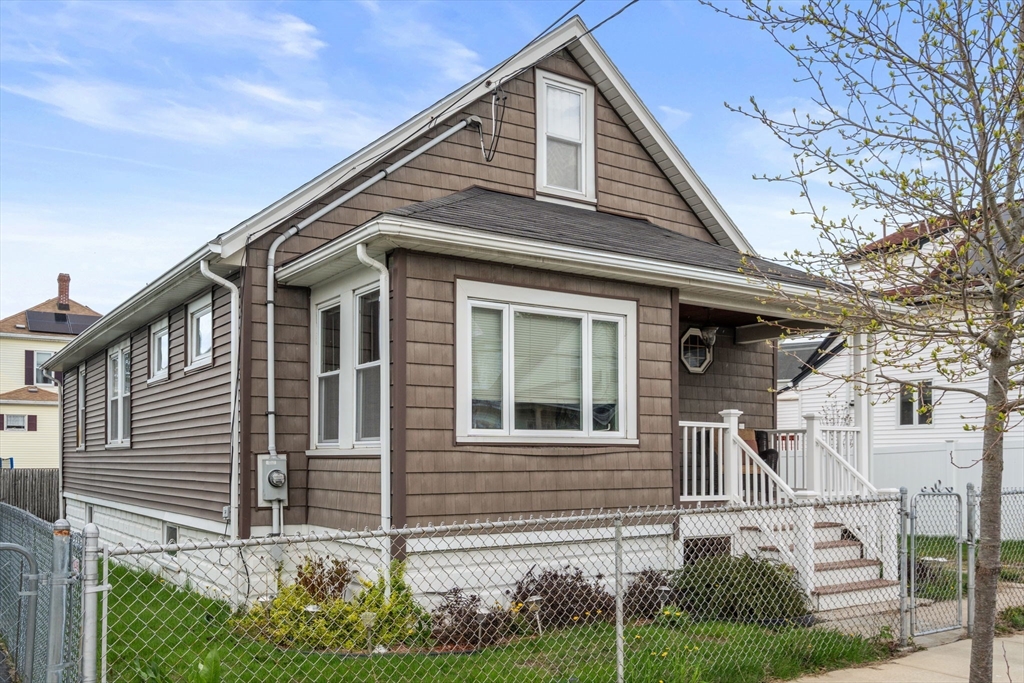 22 Davis St