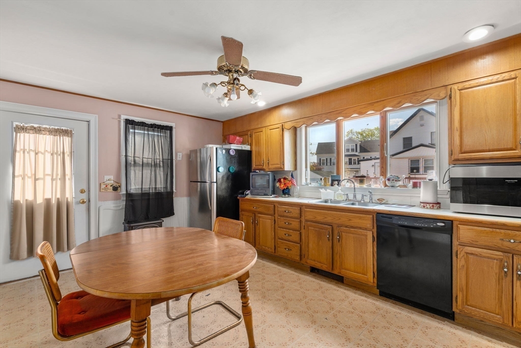 22 Davis St