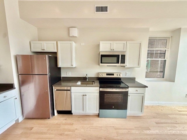 204 Hanover St #2F, Boston, MA Photo #5