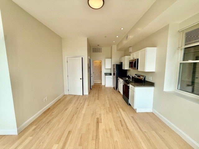 204 Hanover St #2F, Boston, MA Photo #1