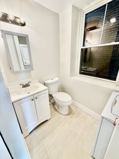 204 Hanover St #2F, Boston, MA Photo #11