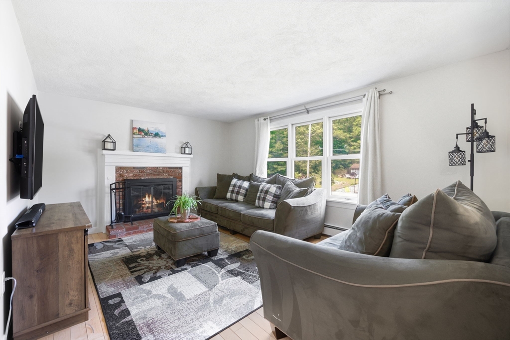 19 Burt Rd