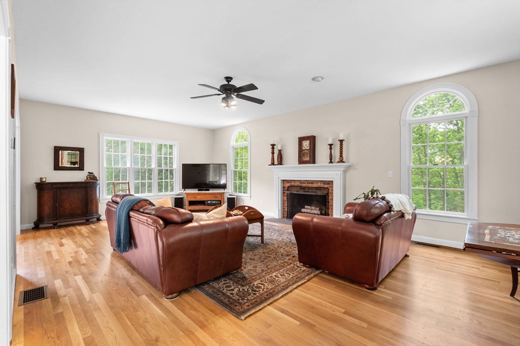29 Northwoods Rd
