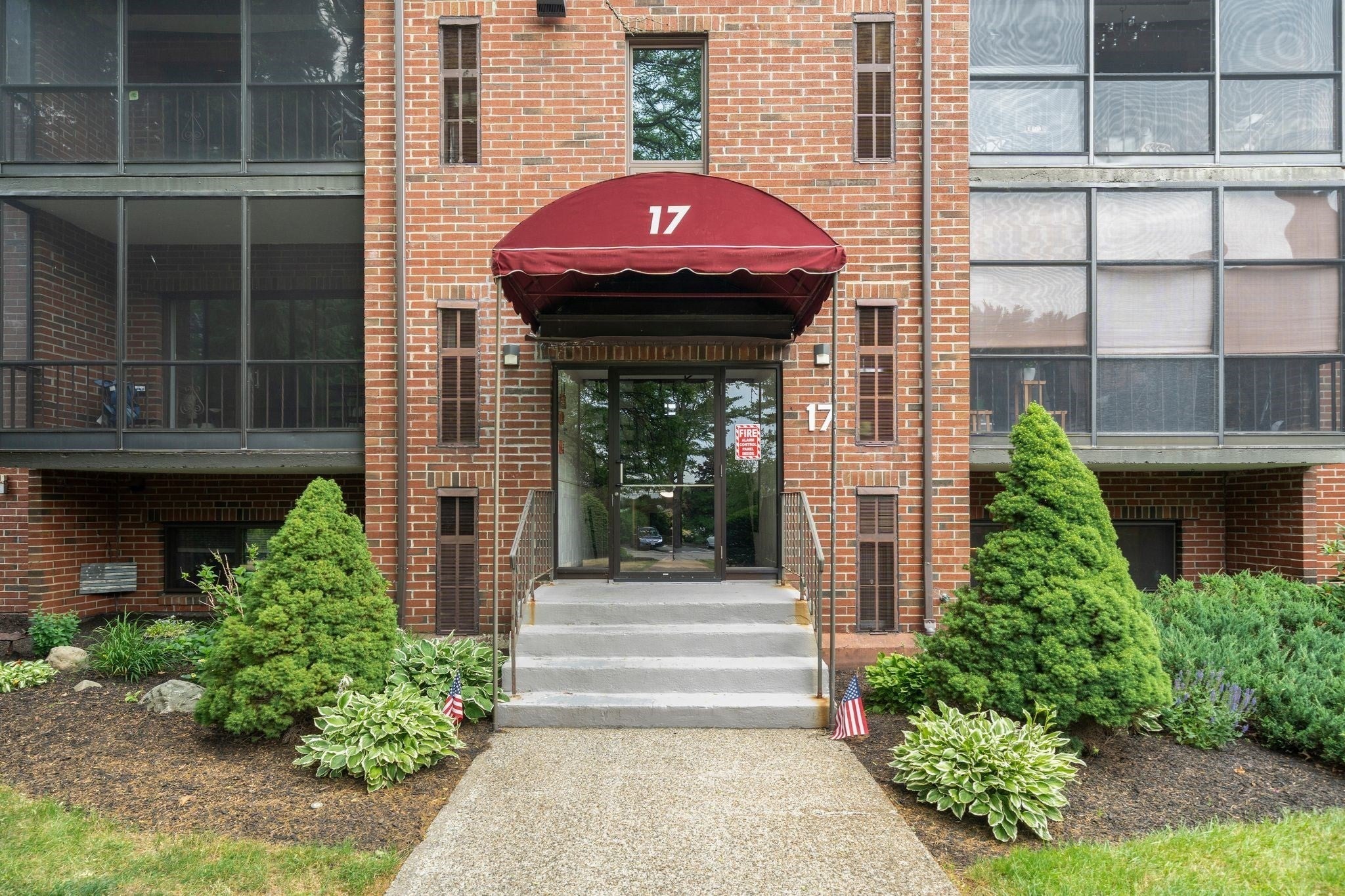 221 Oak ST