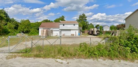 Photo of 86 Lynwood St, Fall River, MA 02721 (MLS # 73511854)