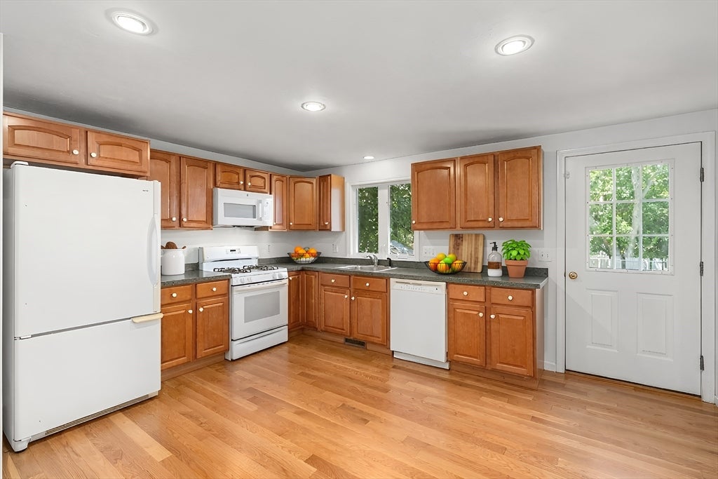 11 Brackett Road #A, Framingham, MA, 11 Brackett Road #A, Framingham, MA Photo #8