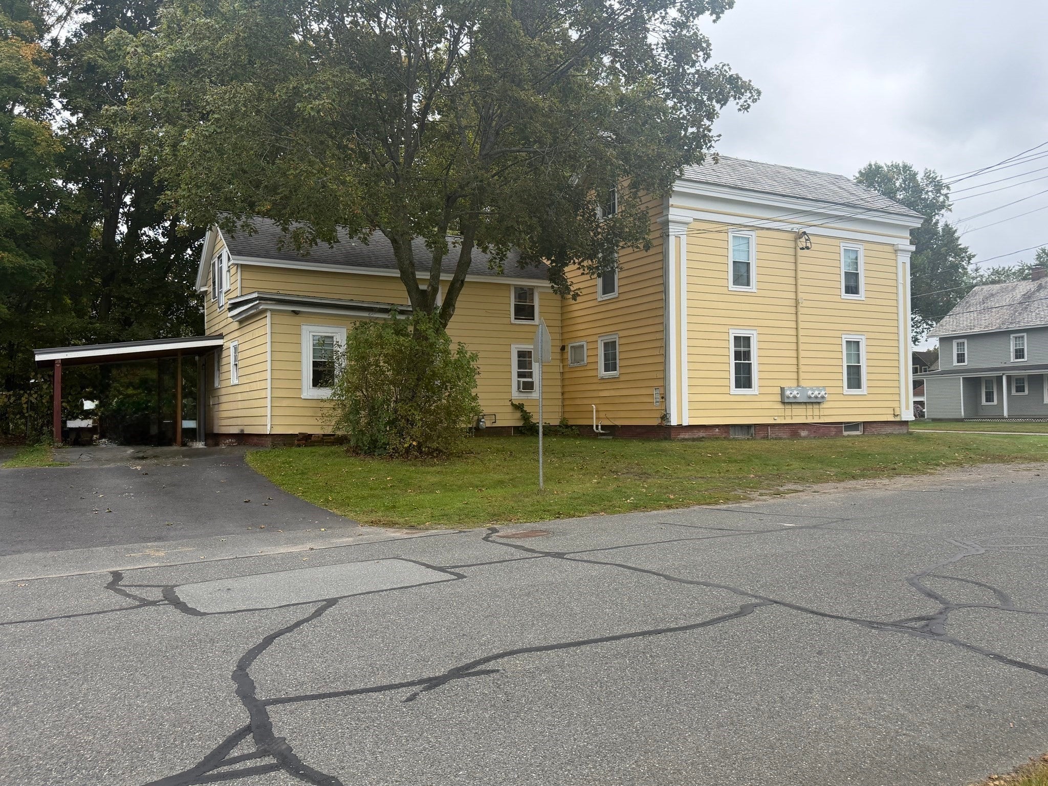 25 Pleasant St, Greenfield, MA Photo #4