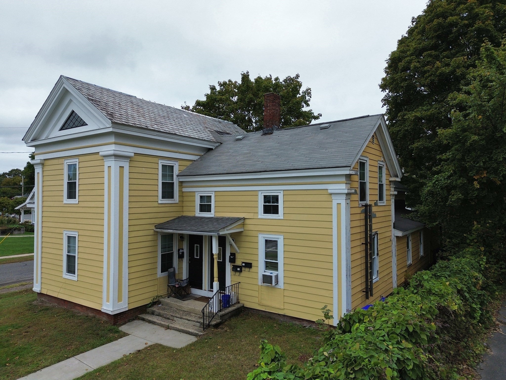 25 Pleasant St, Greenfield, MA Photo #1