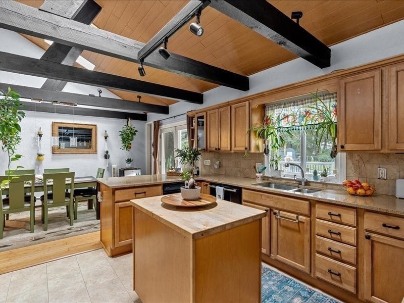 21 Woodvale Ave, Plymouth, MA, 21 Woodvale Ave, Plymouth, MA Photo #2