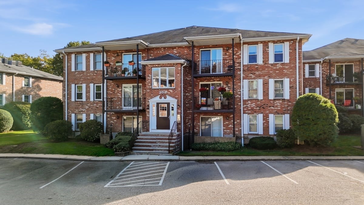 352 Neponset St #L, Canton, MA Photo #2