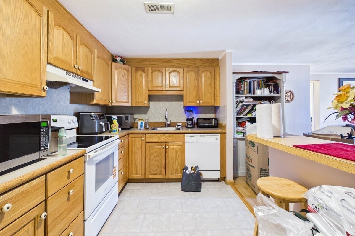 352 Neponset St #L, Canton, MA Photo #5