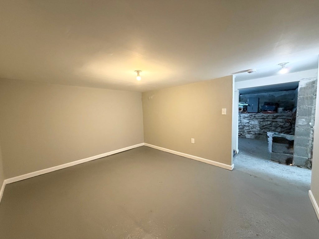 87 Vezina Ave, Leominster, MA Photo #37