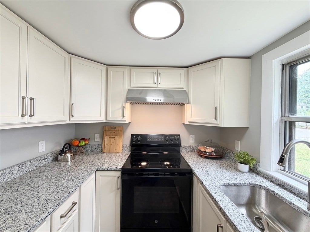 87 Vezina Ave, Leominster, MA Photo #13