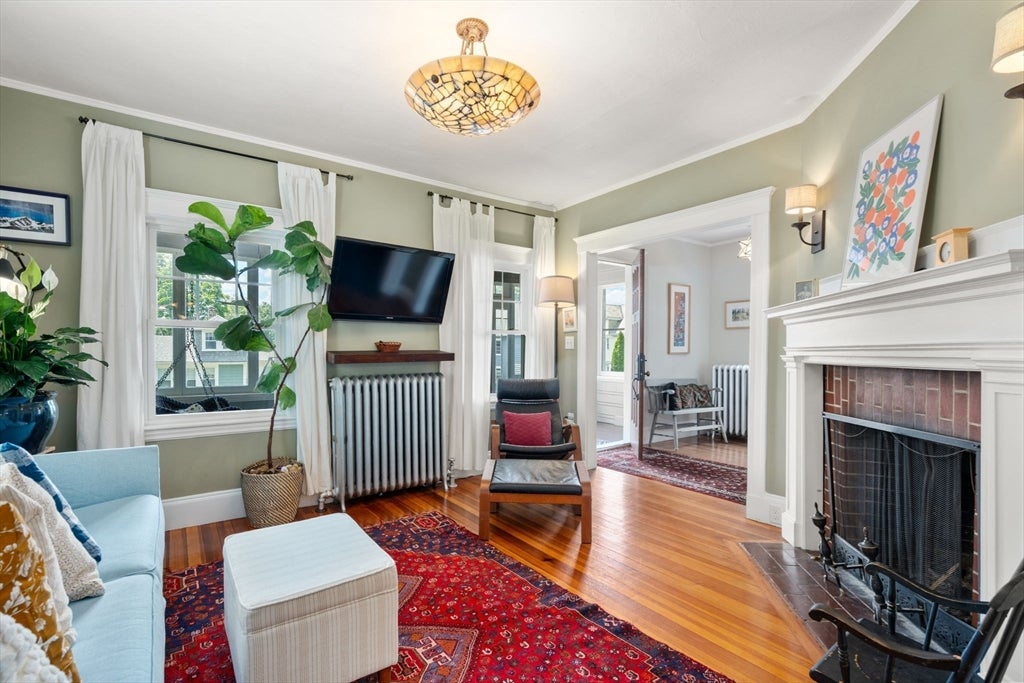 87 Redlands Rd