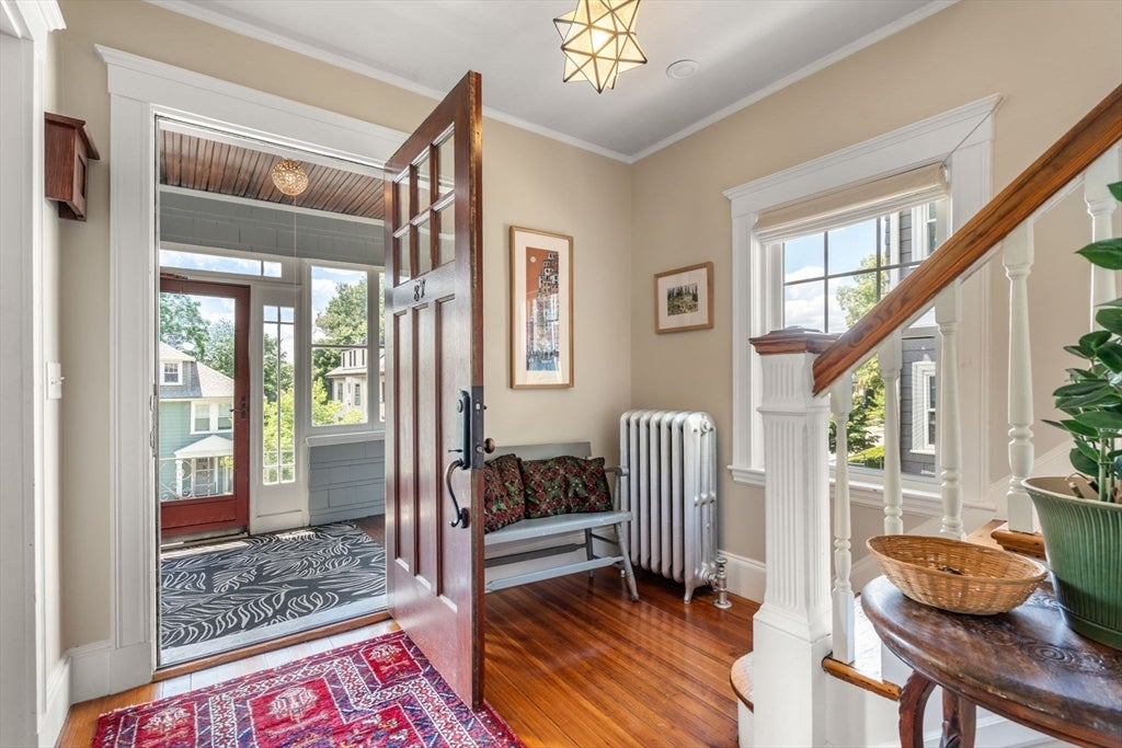 87 Redlands Rd