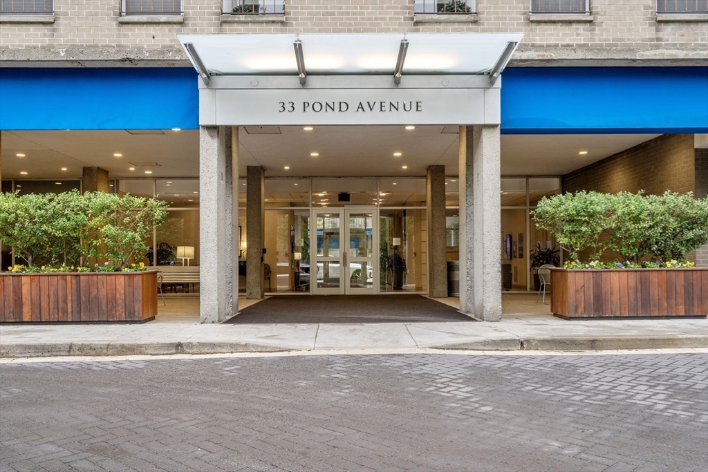 33 Pond Ave 419