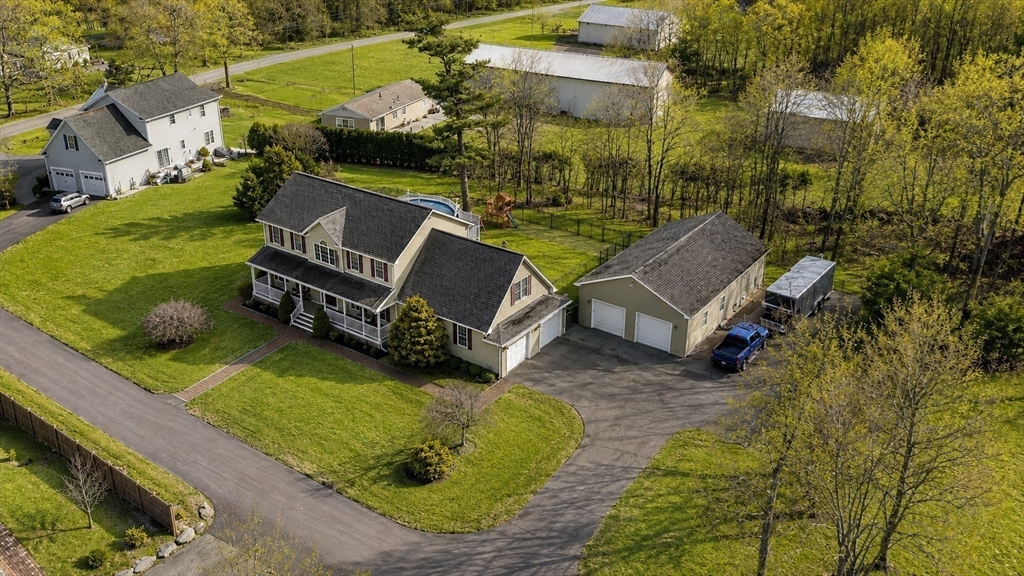 6 Angel Ct