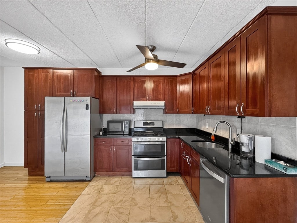 20 Skyline Dr 11