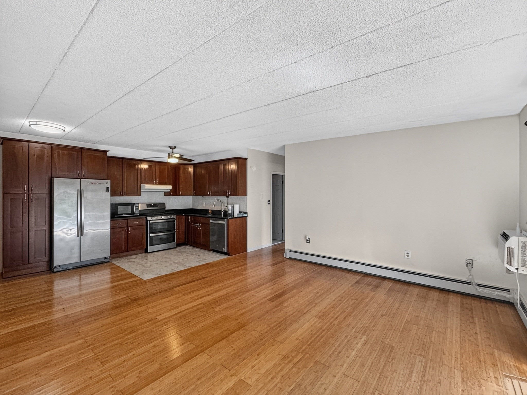 20 Skyline Dr #11, Braintree, MA Photo #4