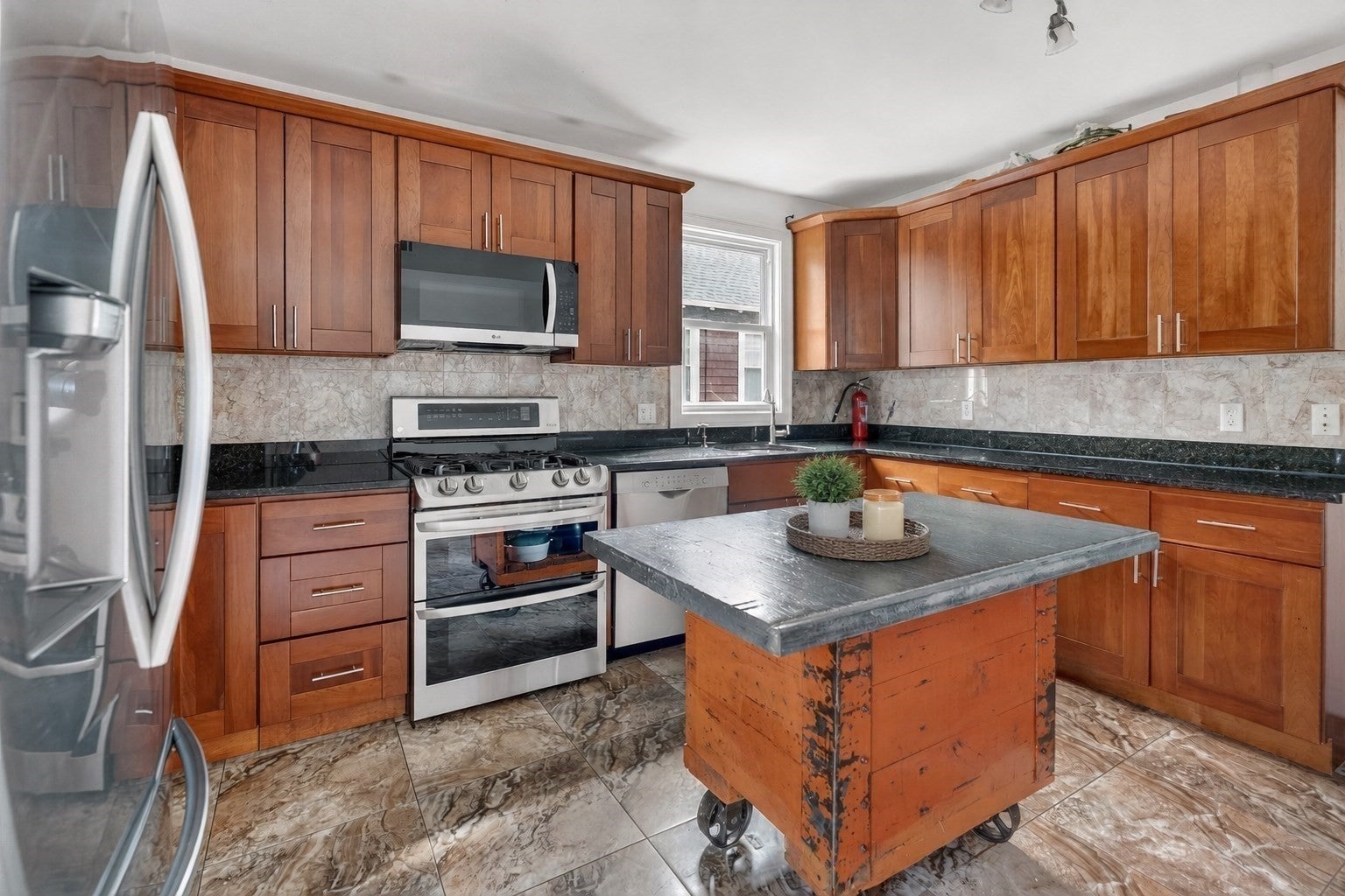 18 Vincent Ave 18