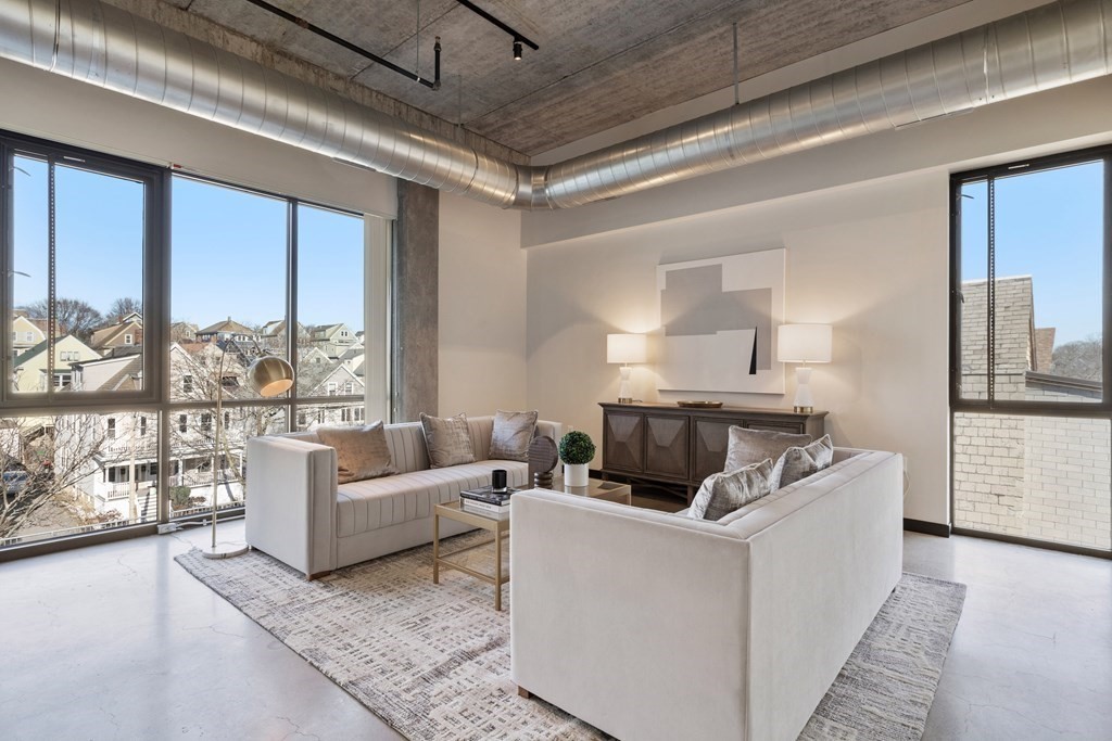 1060 Broadway 208