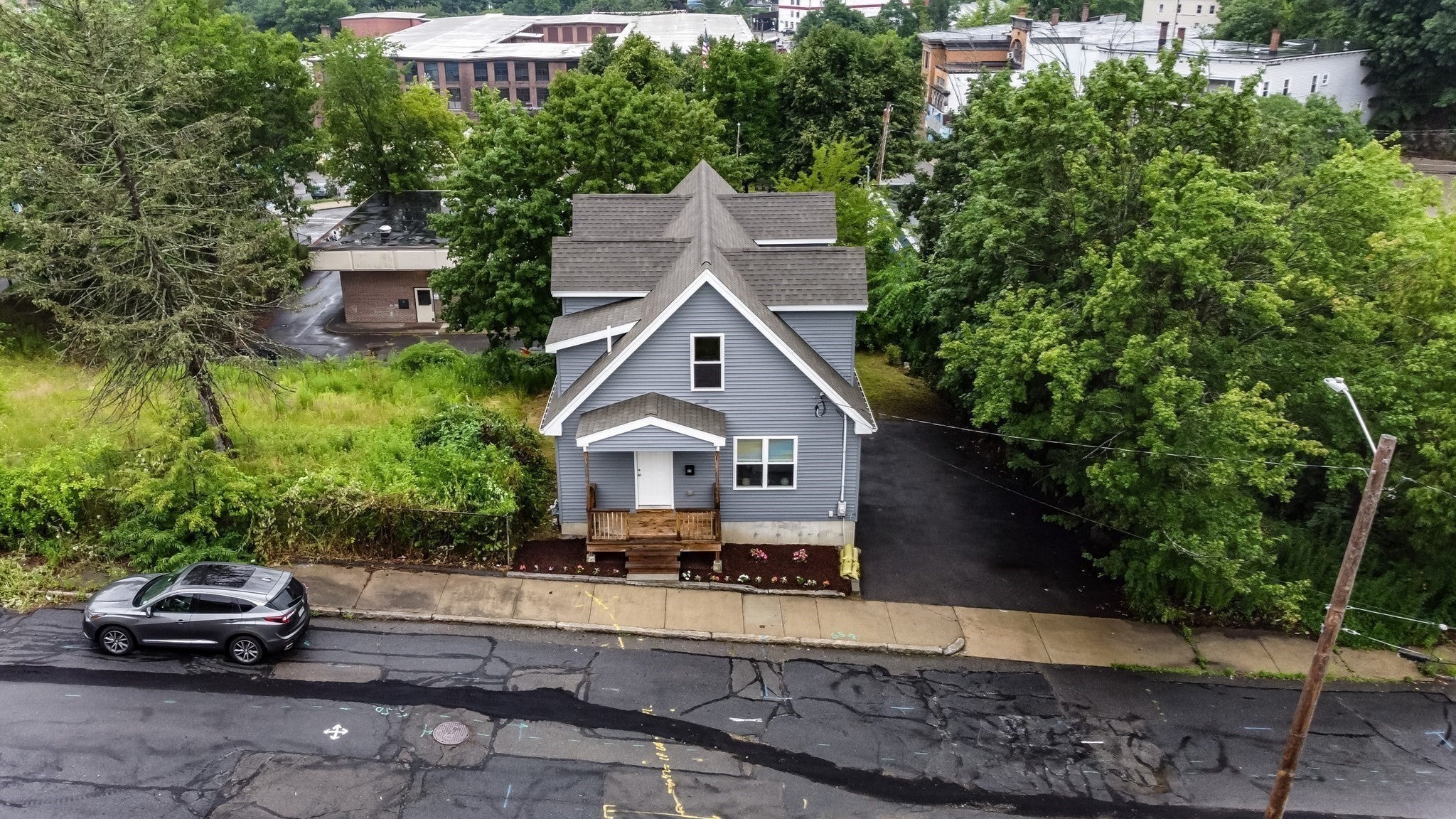 22 Plymouth St, Fitchburg MA 01420