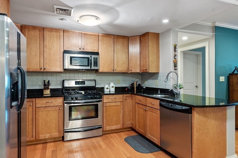 426 Main St 205