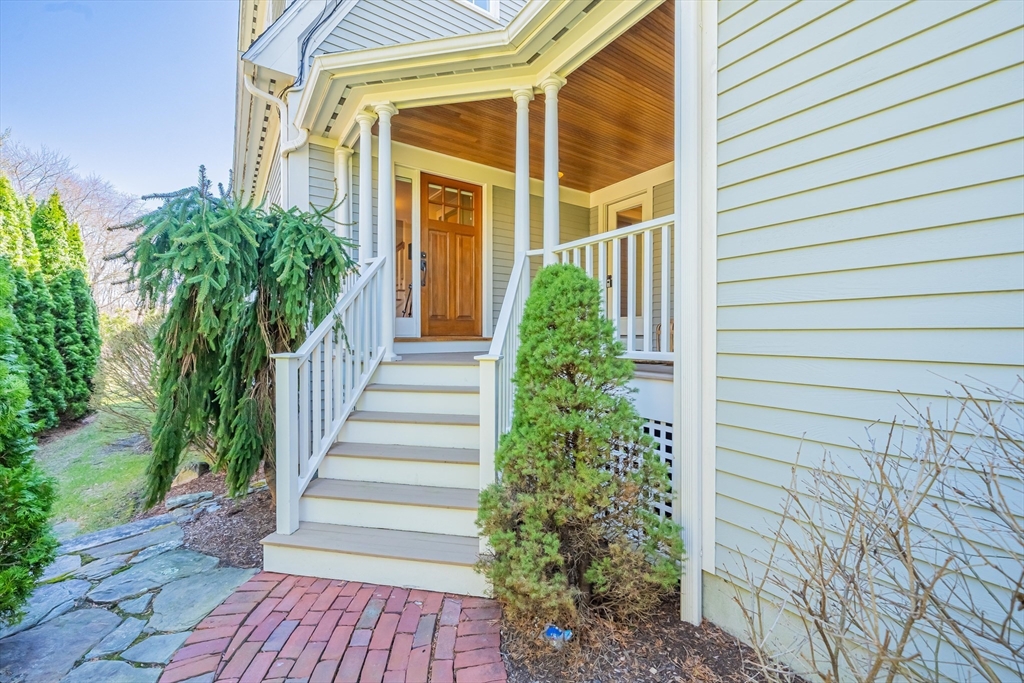 66 Valleyfield St