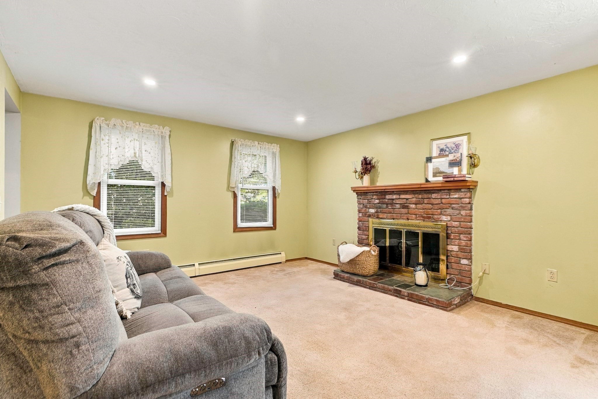 565 Hartford Ave E AVE, Uxbridge, MA, 565 Hartford Ave E AVE, Uxbridge, MA Photo #11