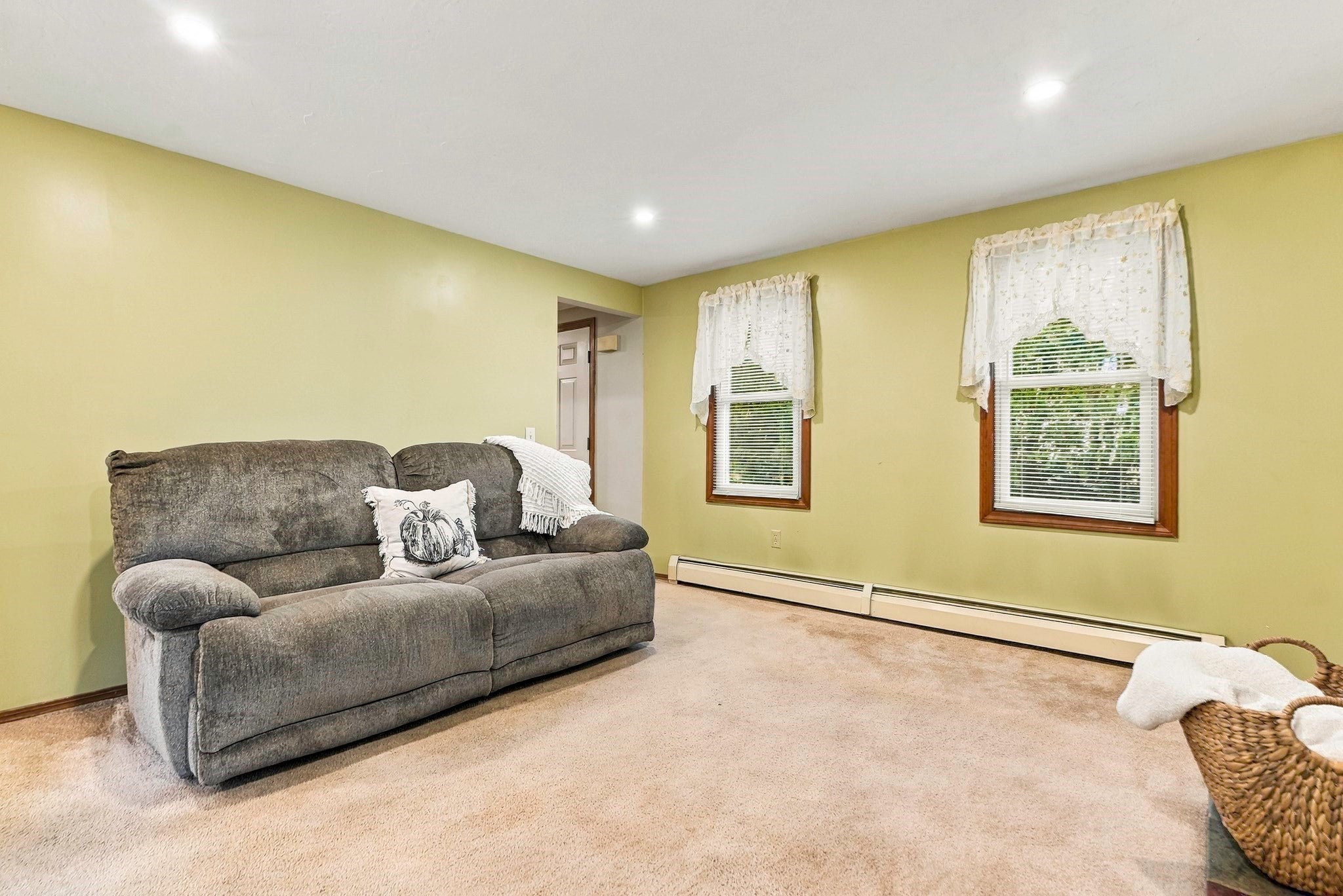 565 Hartford Ave E AVE, Uxbridge, MA, 565 Hartford Ave E AVE, Uxbridge, MA Photo #12