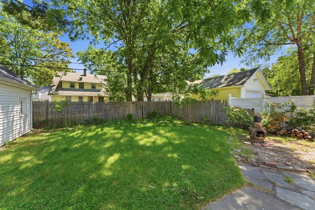 47 Thorndyke St