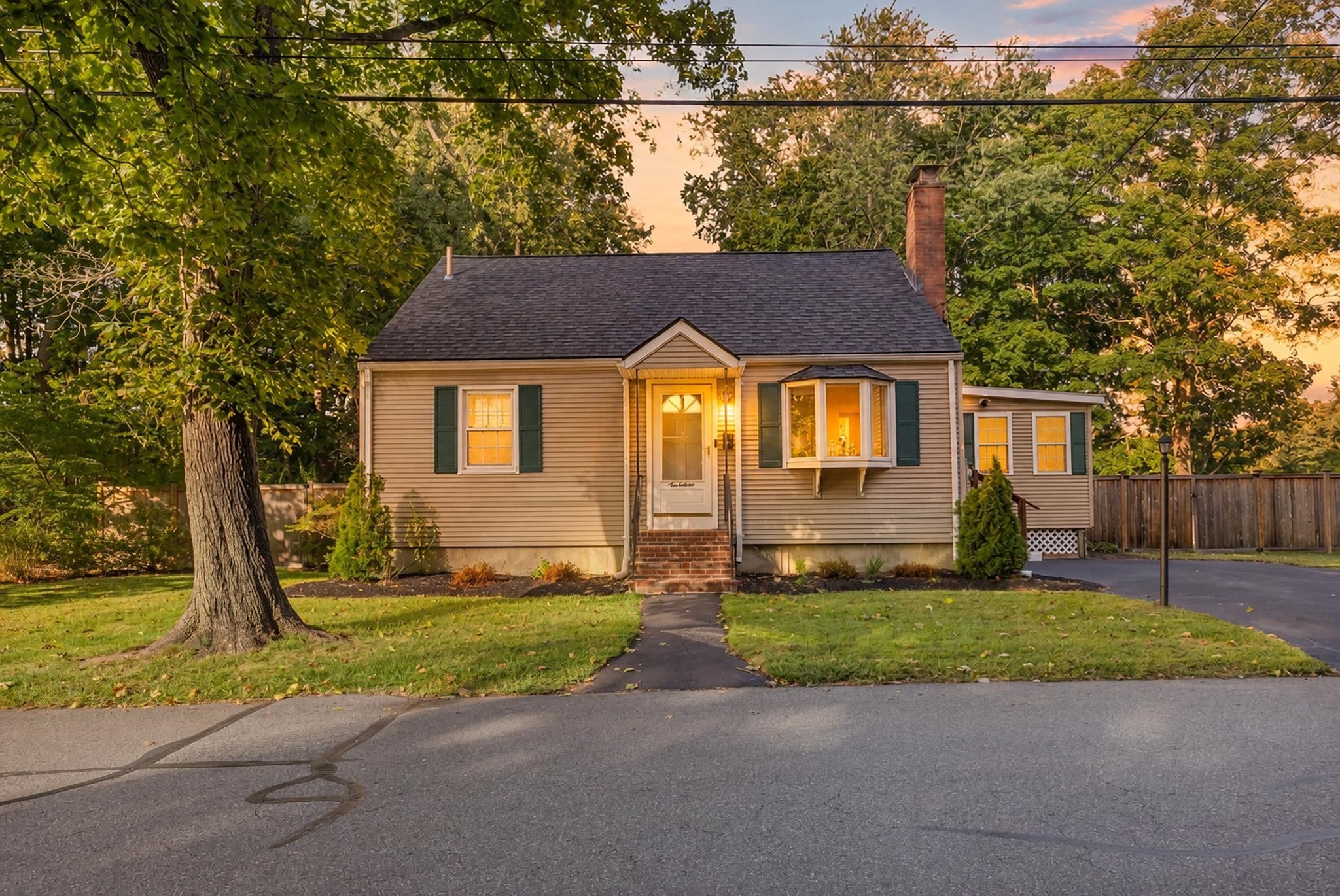Photo of 17 Cogswell Ave, Beverly, MA