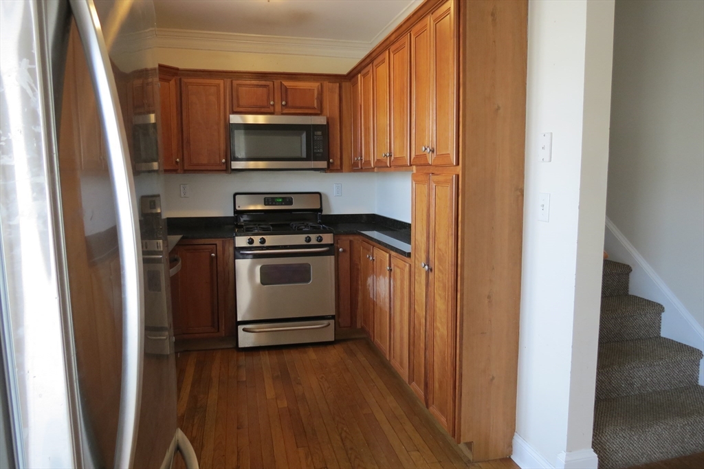 11 Railroad Ave B5