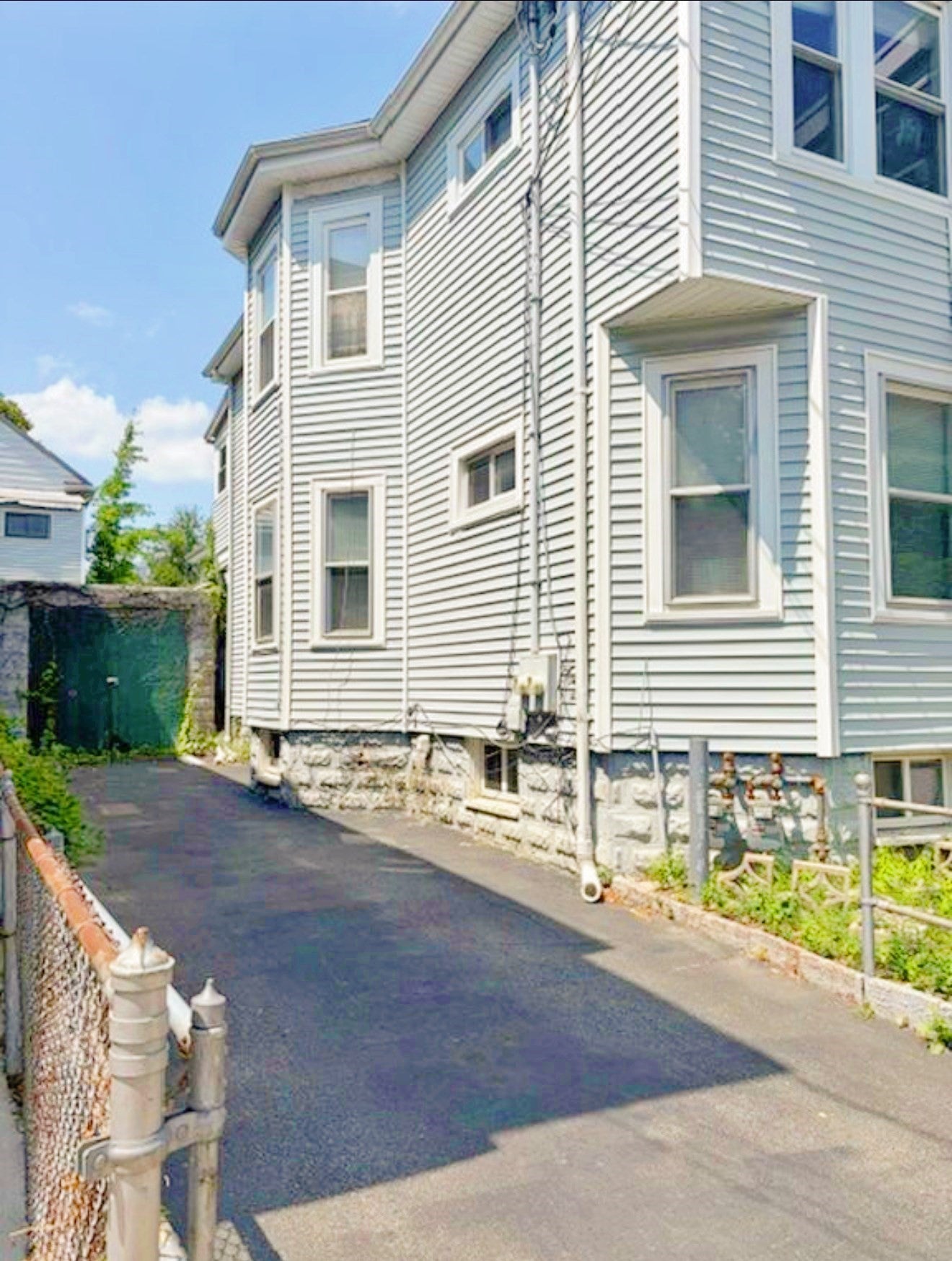 23 Parkdale St, Somerville, MA Photo #2