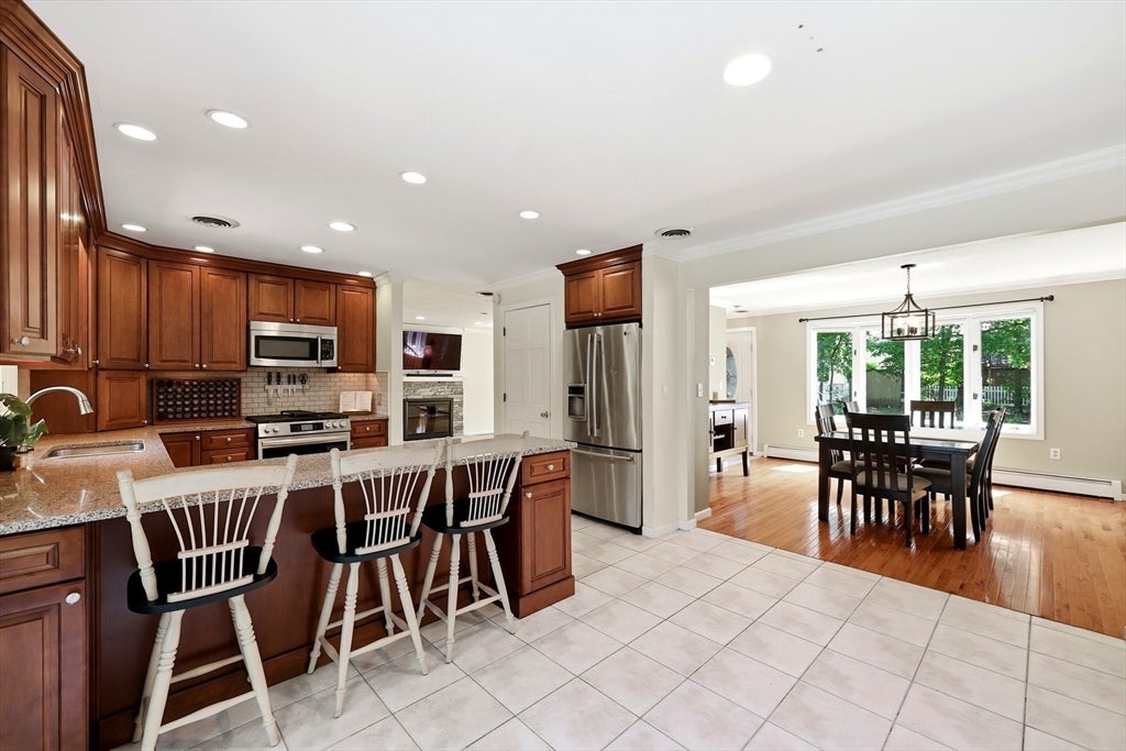 78 Branch St, Longmeadow, MA, 78 Branch St, Longmeadow, MA Photo #2