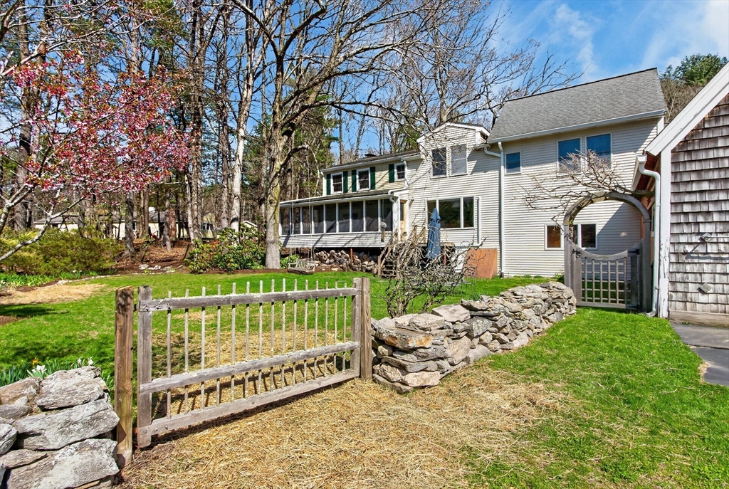 225 Lowell St