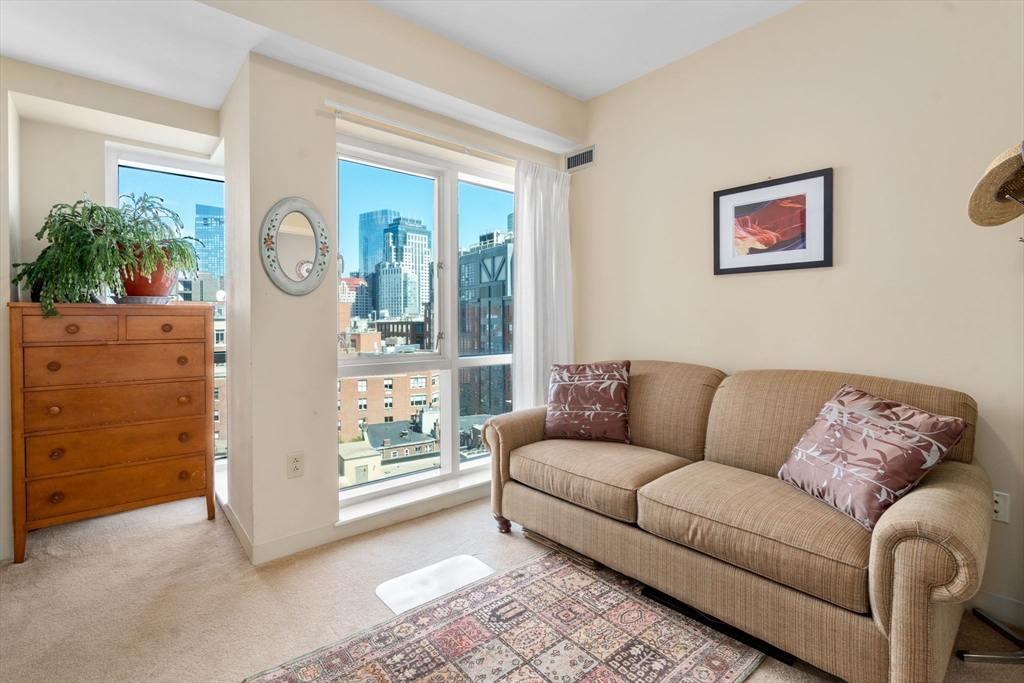 1 Nassau St 1103