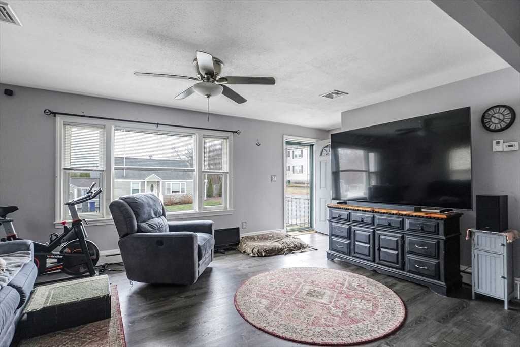 121 Old Meadow Rd